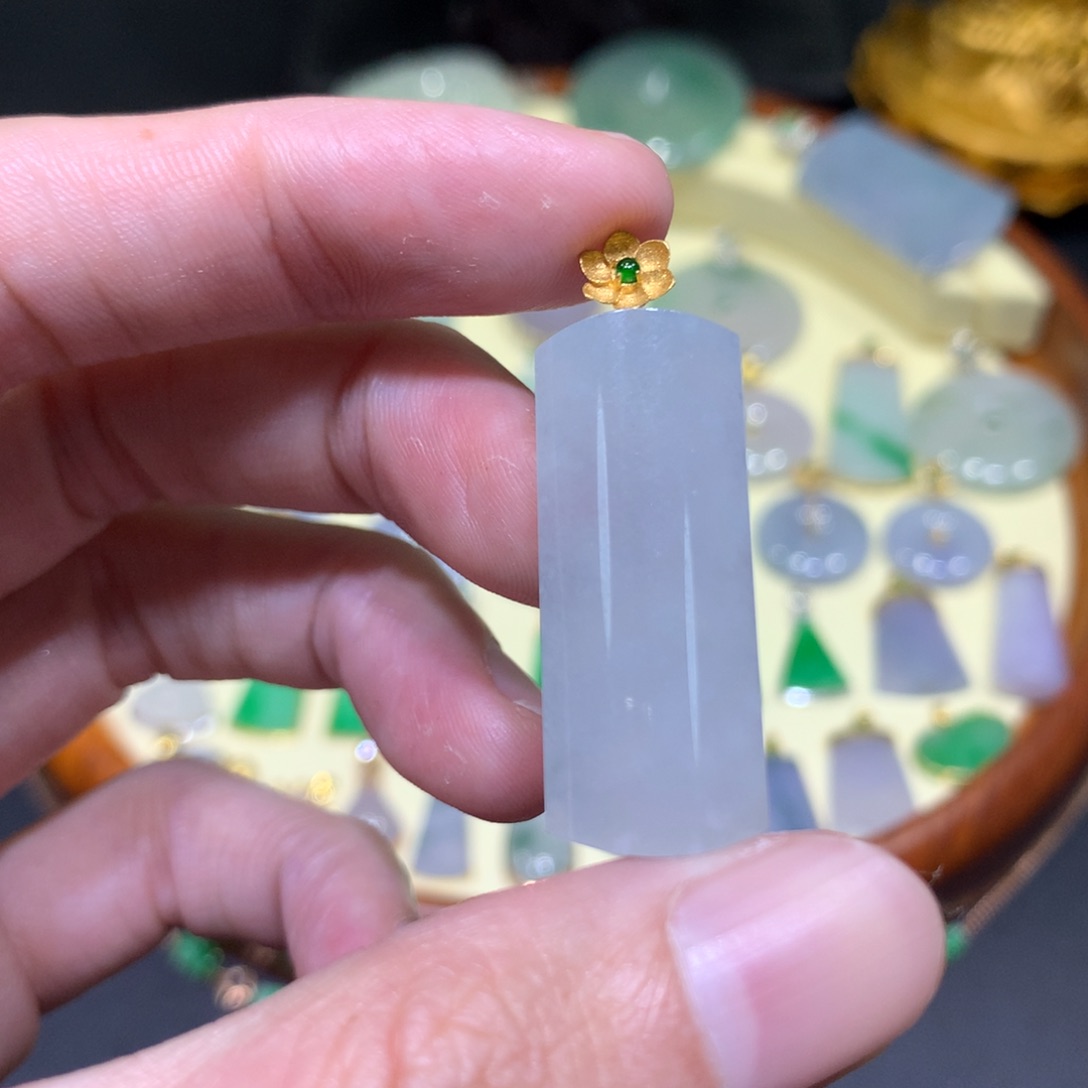 翡翠吊坠(不含链)18K金镶嵌