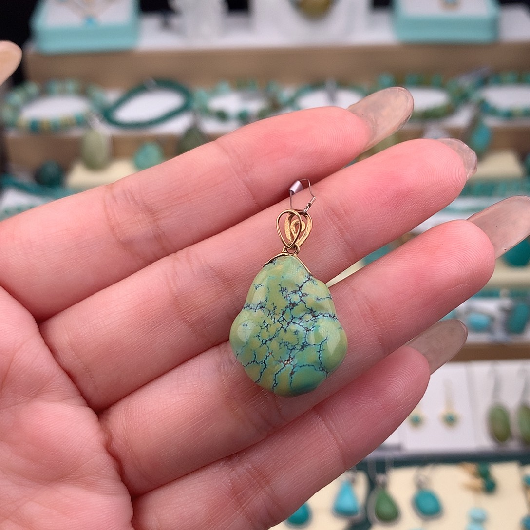 绿松石18K金镶嵌吊坠(赠链)