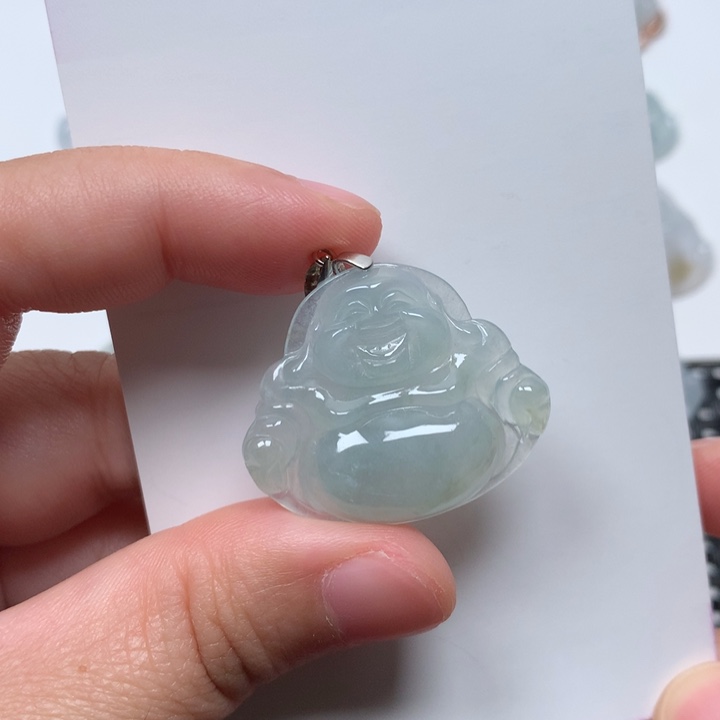 翡翠未镶嵌颈饰佛公