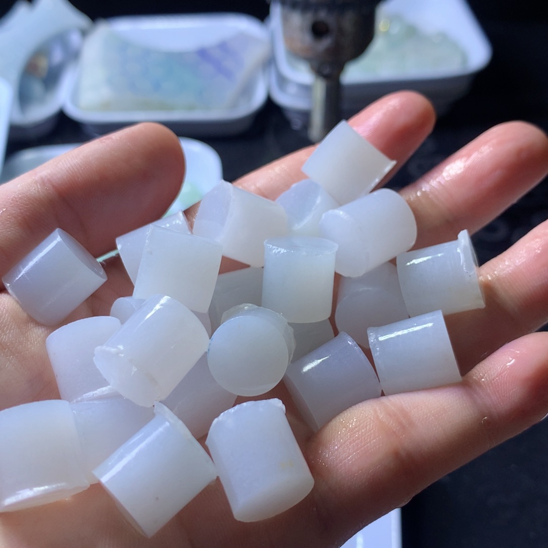 未镶嵌定制翡翠问价有惊喜，卡12+高糯化正经白月光