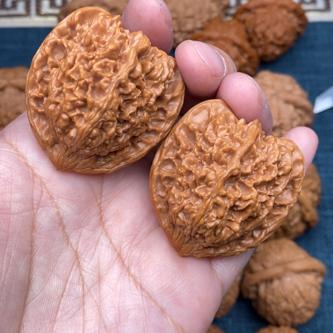 文玩核桃把件99老树原桩满天星