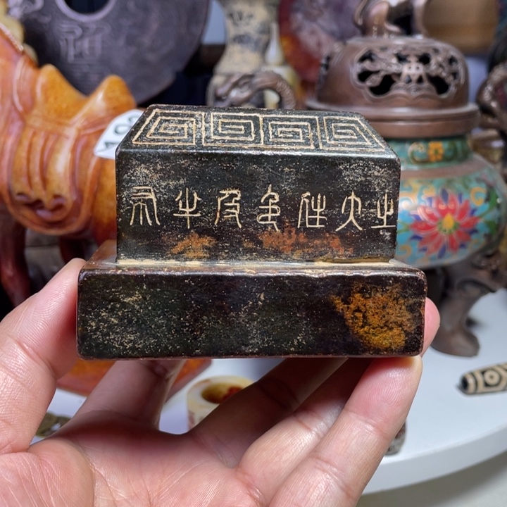 摆件。        印章