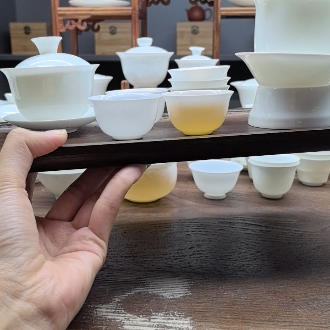 100毫升元宝+8个小玉兰杯+160公道杯一套