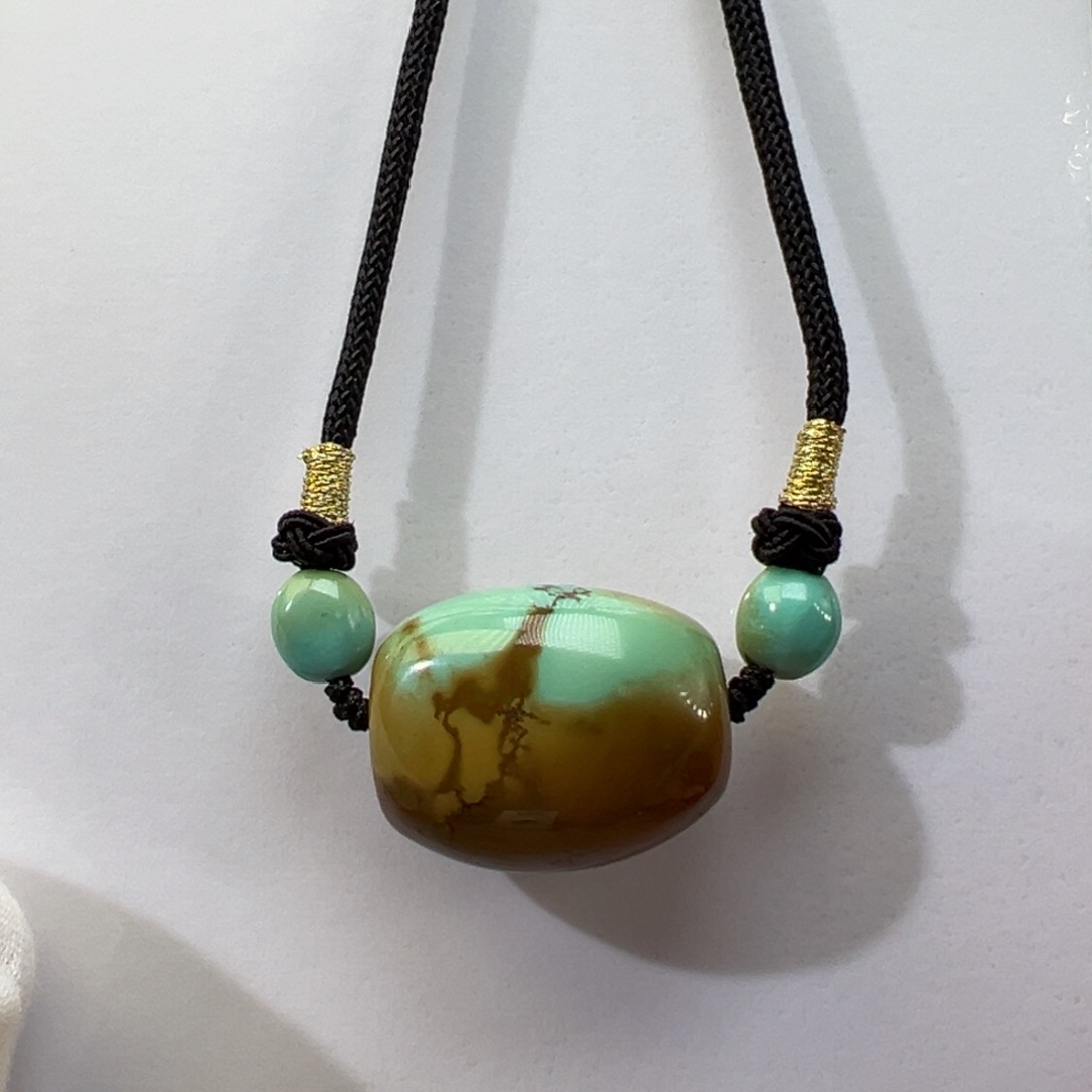 绿松石未镶嵌挂件