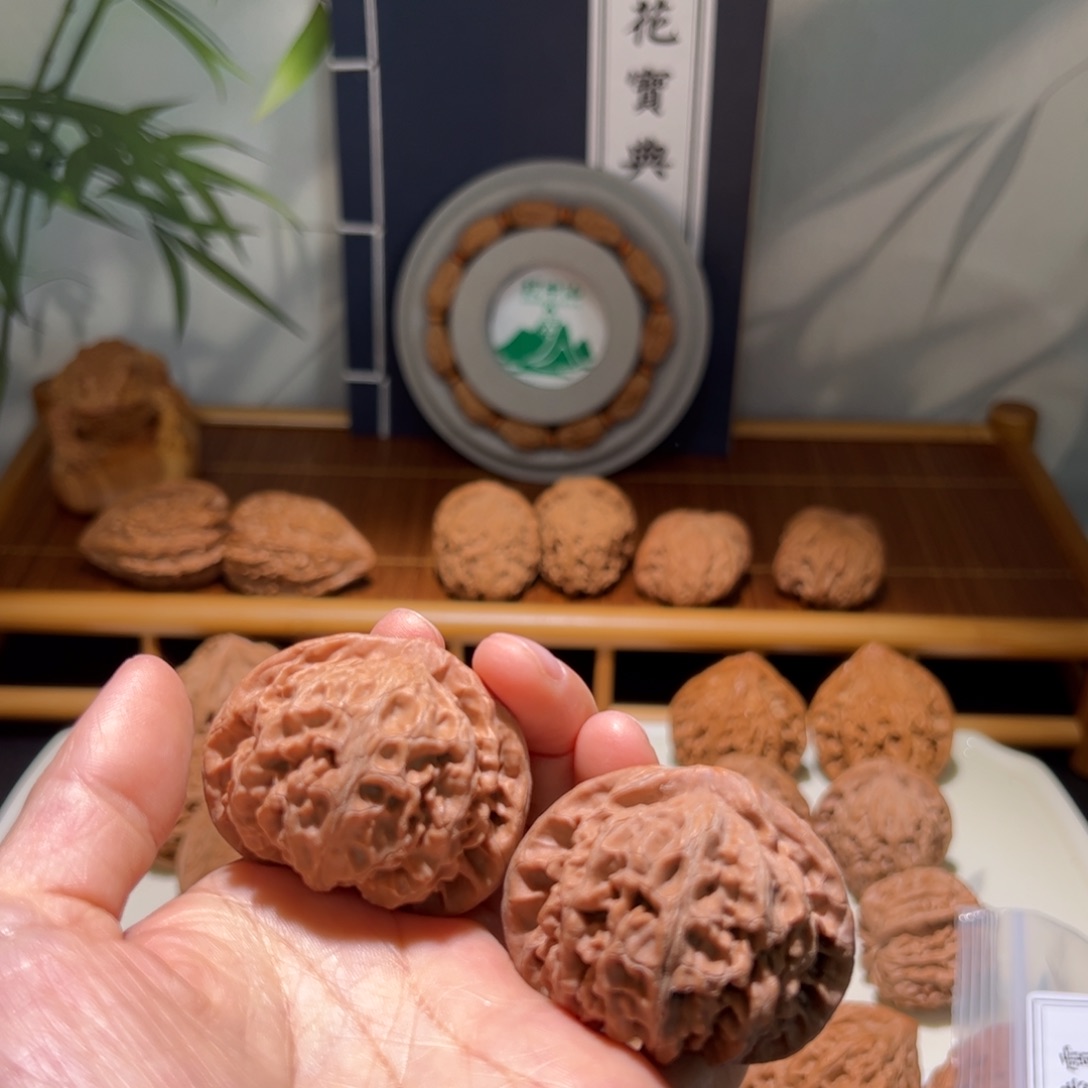 秦***狼文玩核桃把件宫灯福利