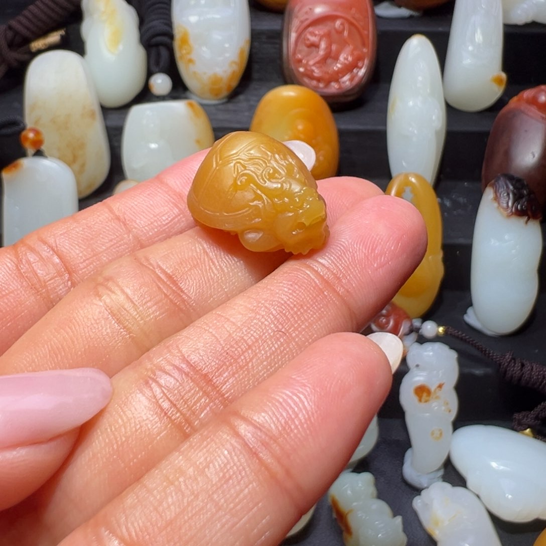 和田玉颈饰未镶嵌海*