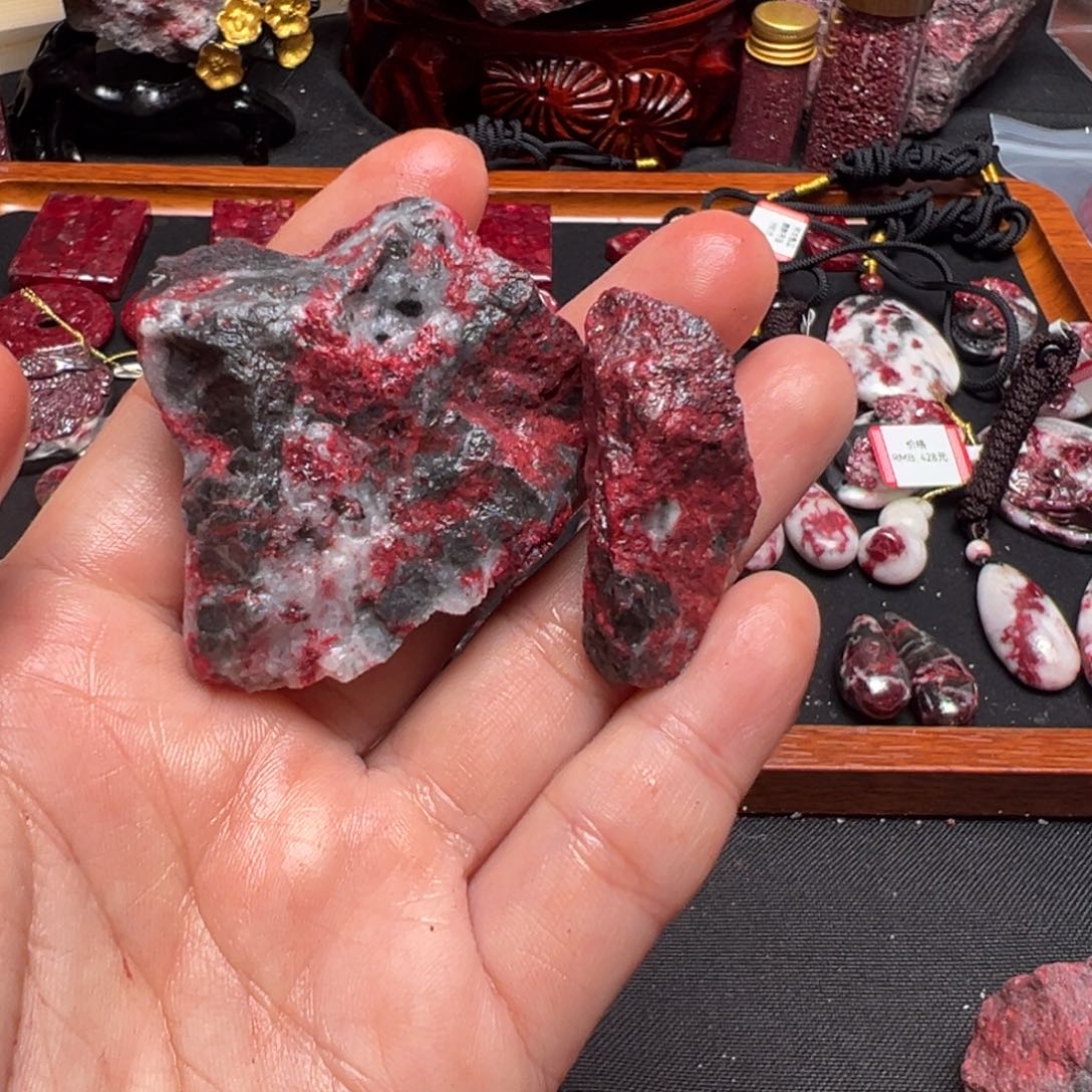 ****丫天然辰砂天然朱砂原石毛料