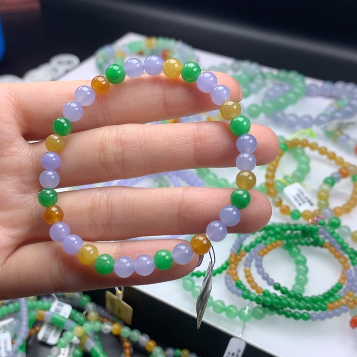 翡翠手镯未镶嵌卡