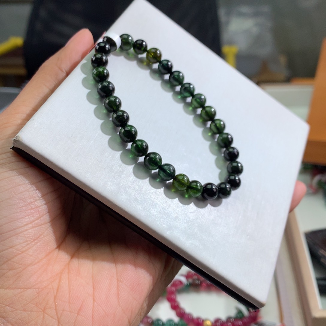 碧玺手链未镶嵌             6.5mm。   