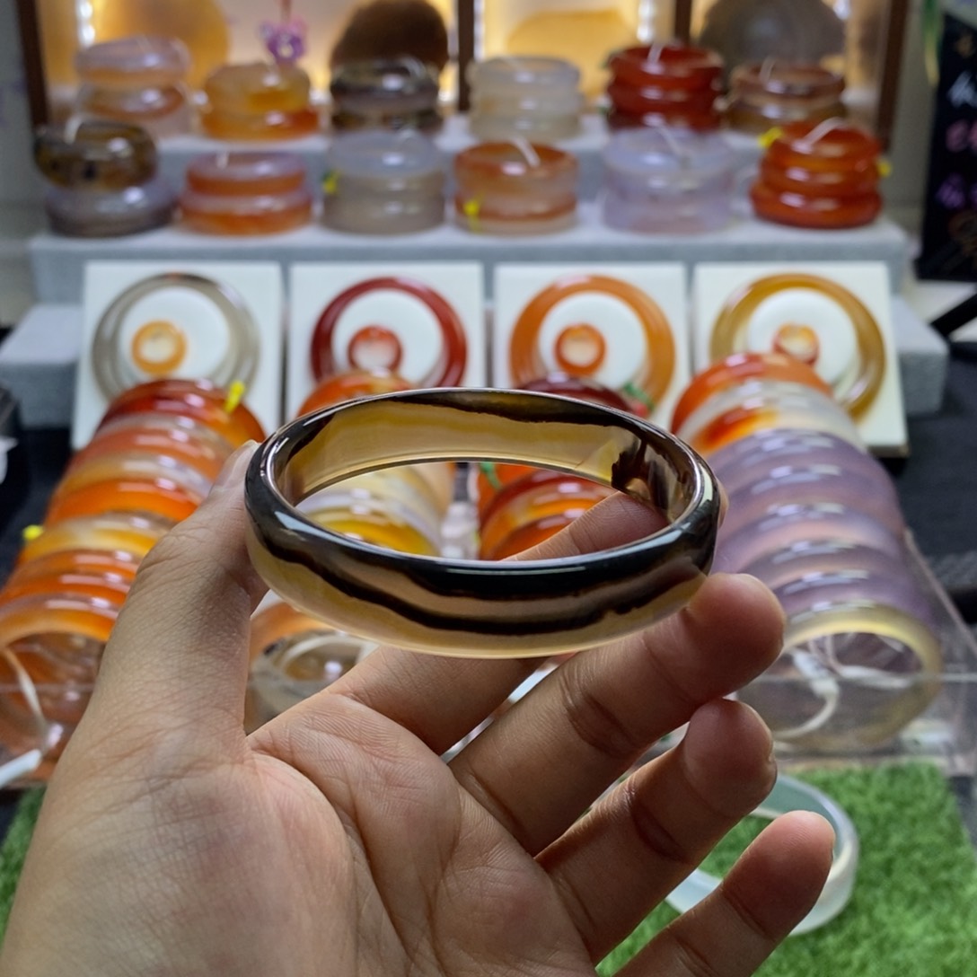 手镯玛瑙/玉髓未镶嵌