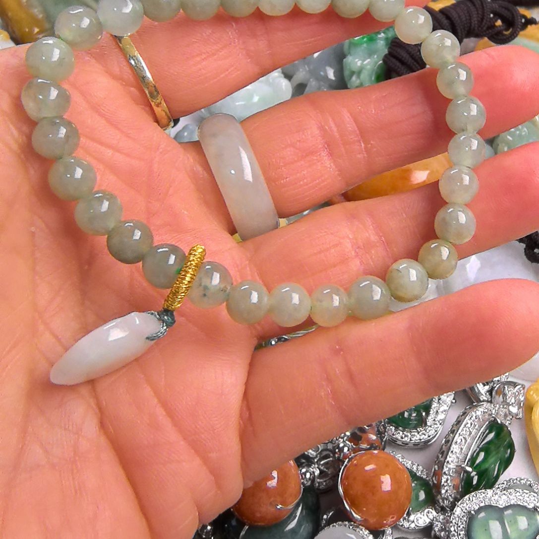 翡翠颈饰未镶嵌手串