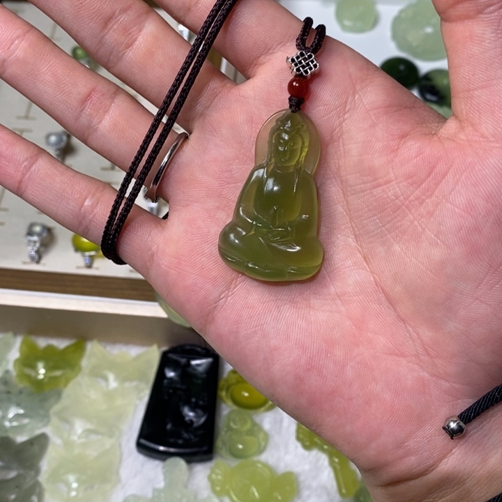 未镶嵌蛇纹石玉吊坠(不含链)37