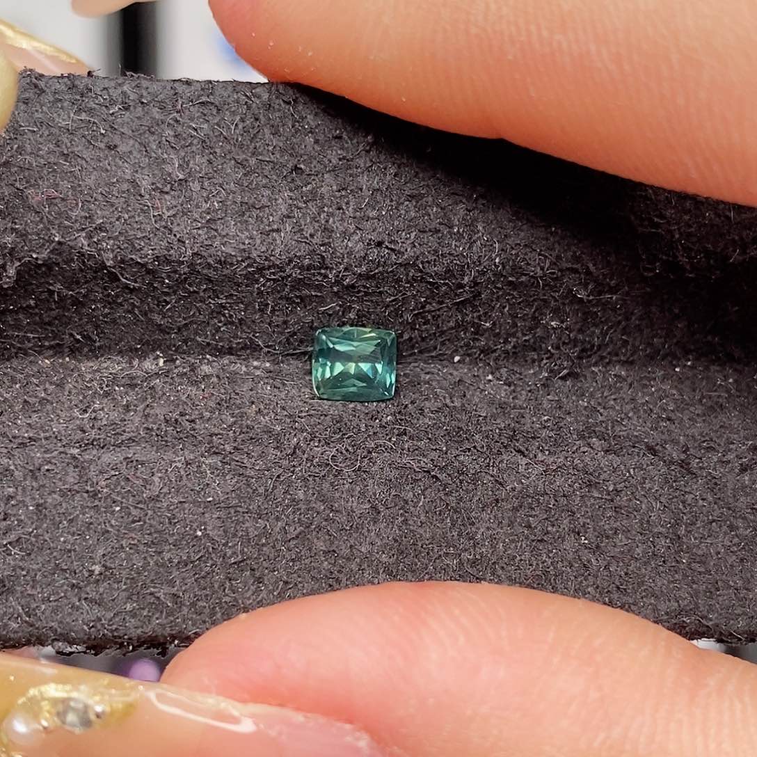 蓝宝石裸石未镶嵌1320号0.60ct