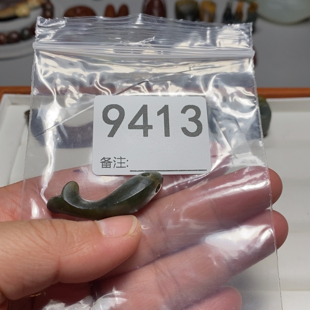 颈饰未镶嵌透闪石质玉回**涯