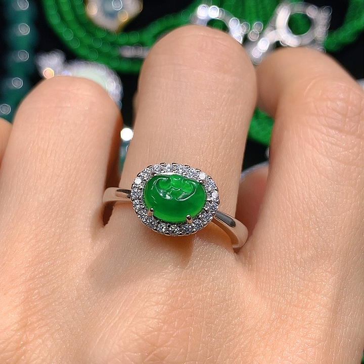 翡翠颈饰未镶嵌翡翠