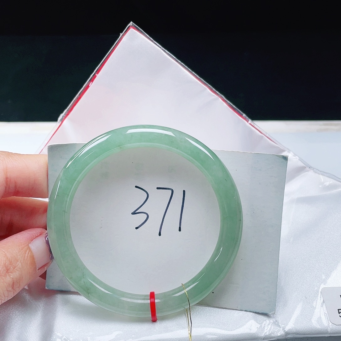 翡翠未镶嵌手镯（圆镯）缅甸翡翠56