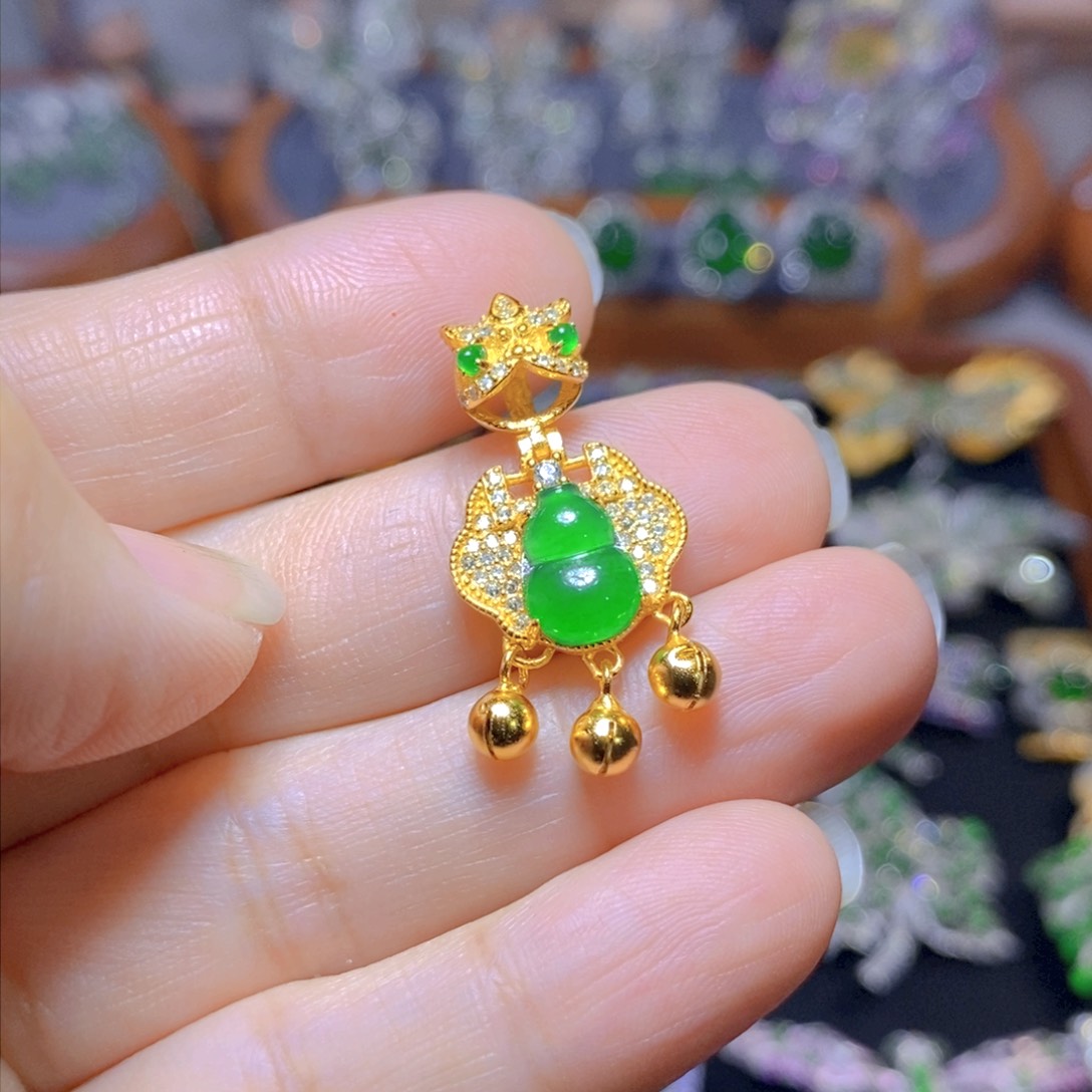 翡翠颈饰银S925镶嵌天然翡翠