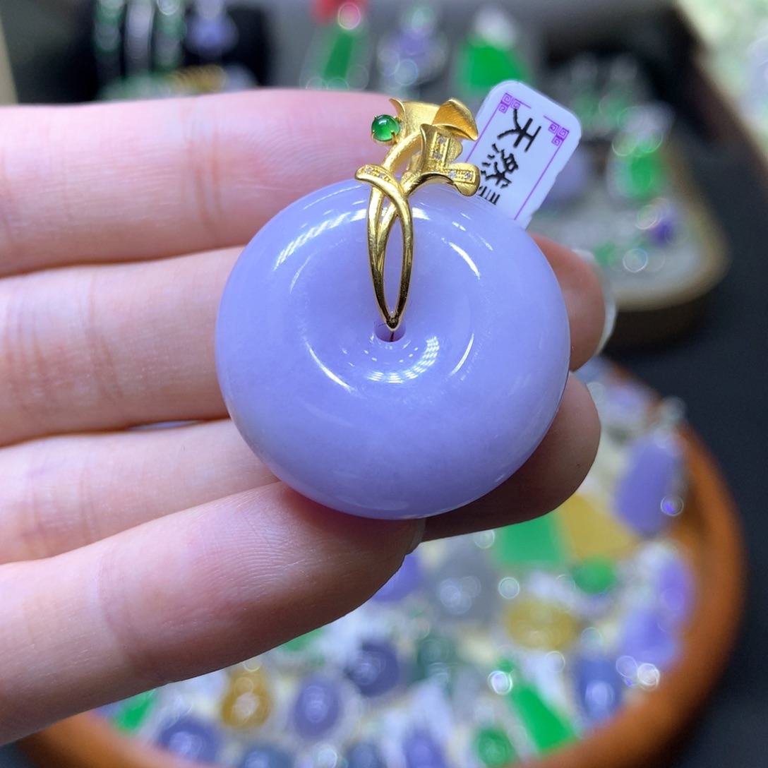 【闪购商品】翡翠颈饰18K金镶嵌翡翠吊坠项链