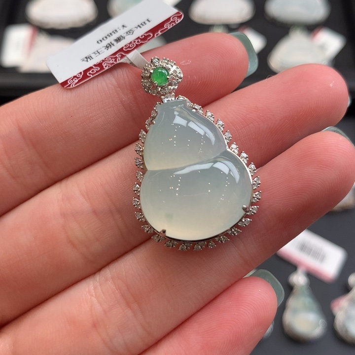 翡翠18K金镶嵌颈饰翡翠