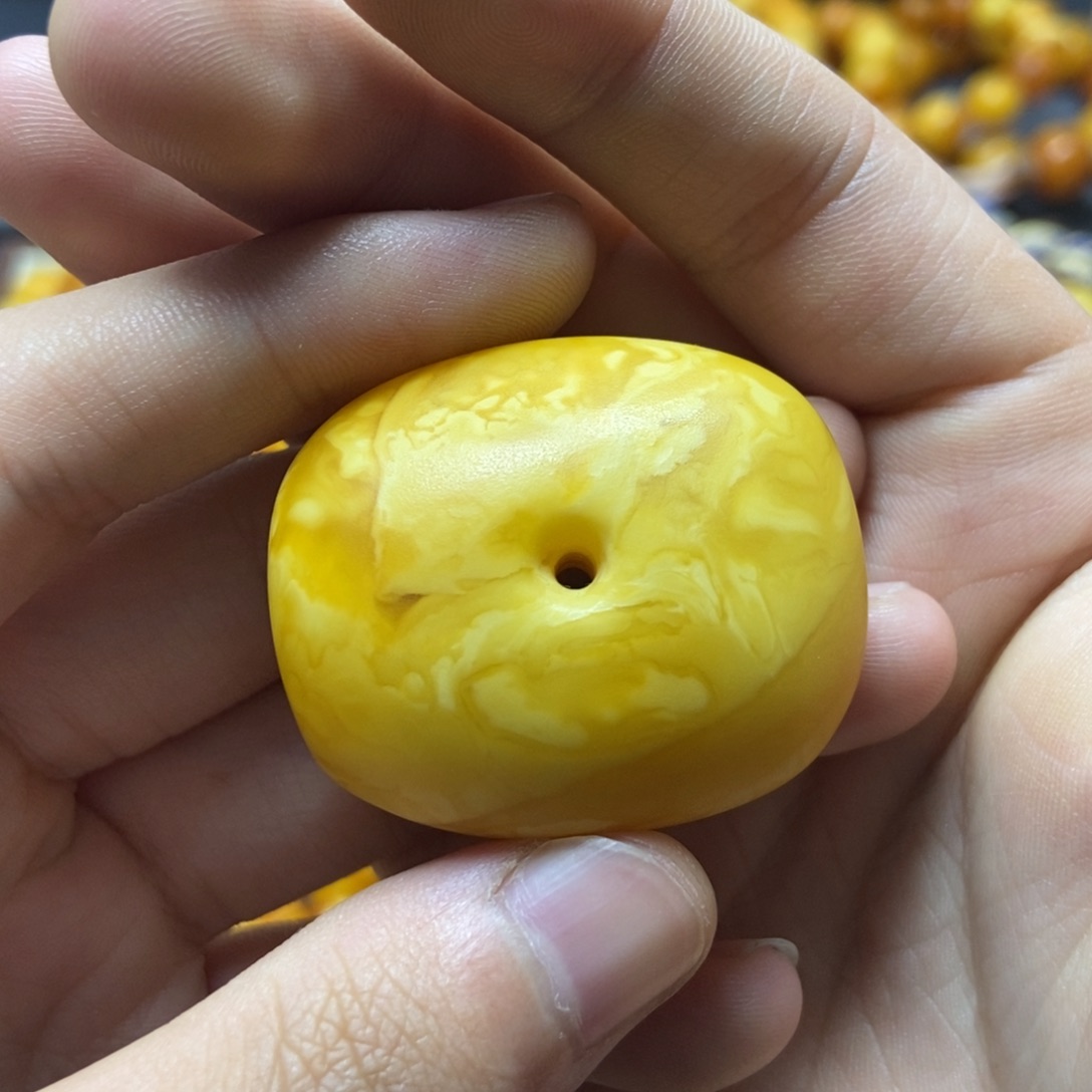 未镶嵌琥珀珠宝奇石