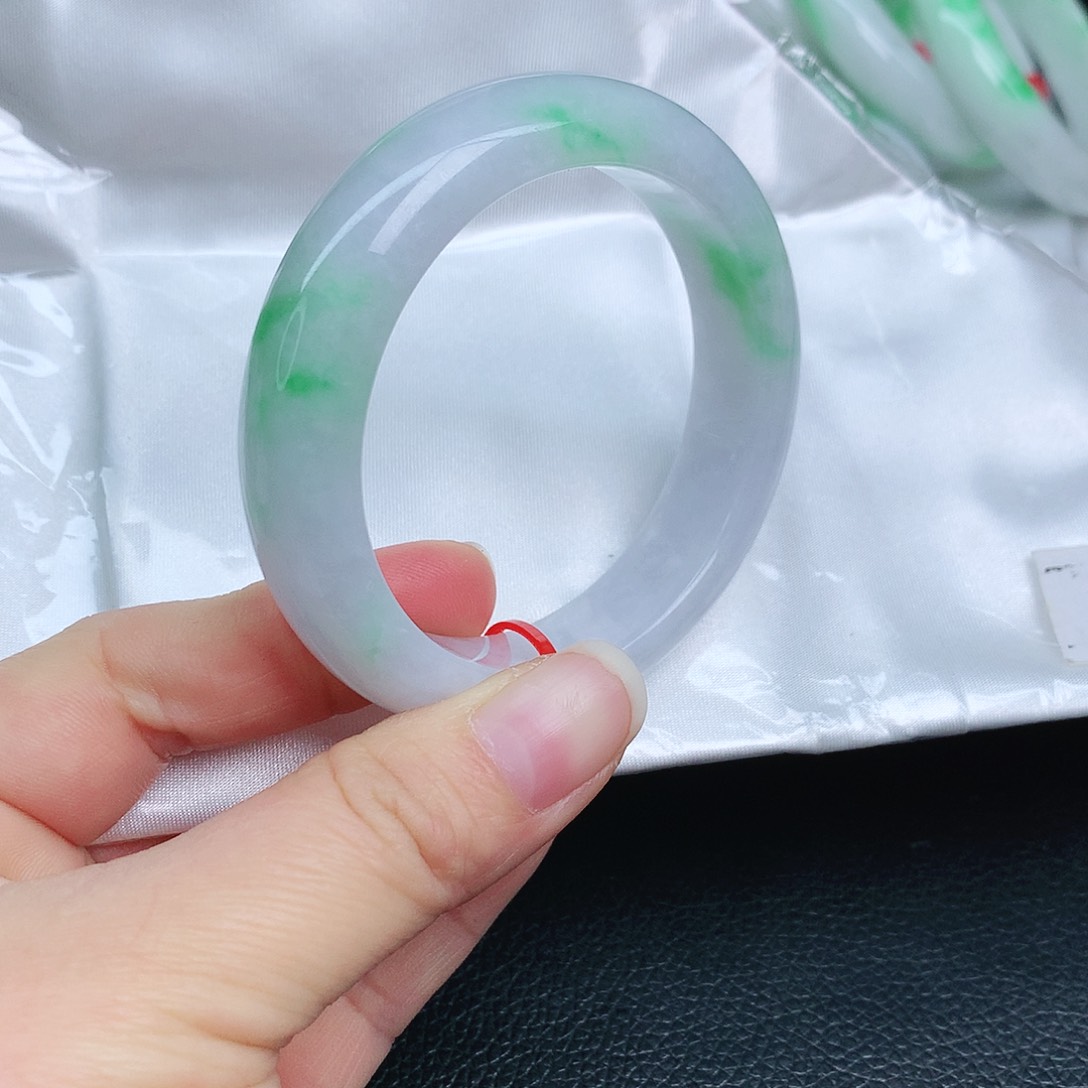 翡翠手镯未镶嵌心***光8314xccvbn