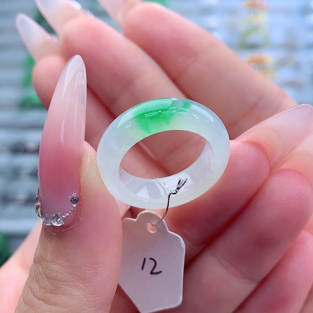 翡翠戒指未镶嵌天然