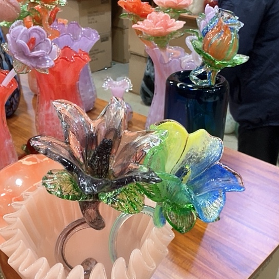 琉璃花瓶高45厘米宽9厘米