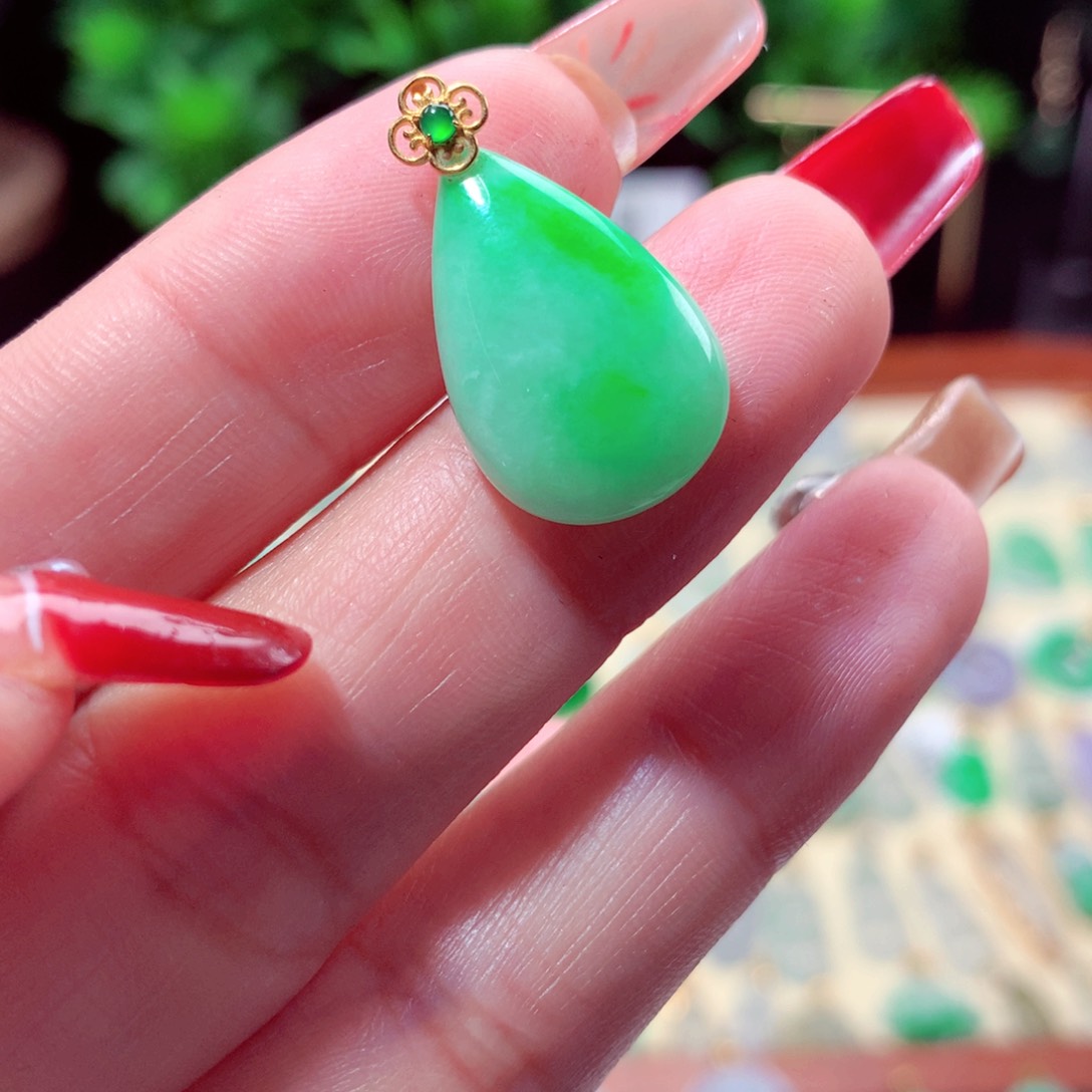 翡翠吊坠(不含链)18K金镶嵌