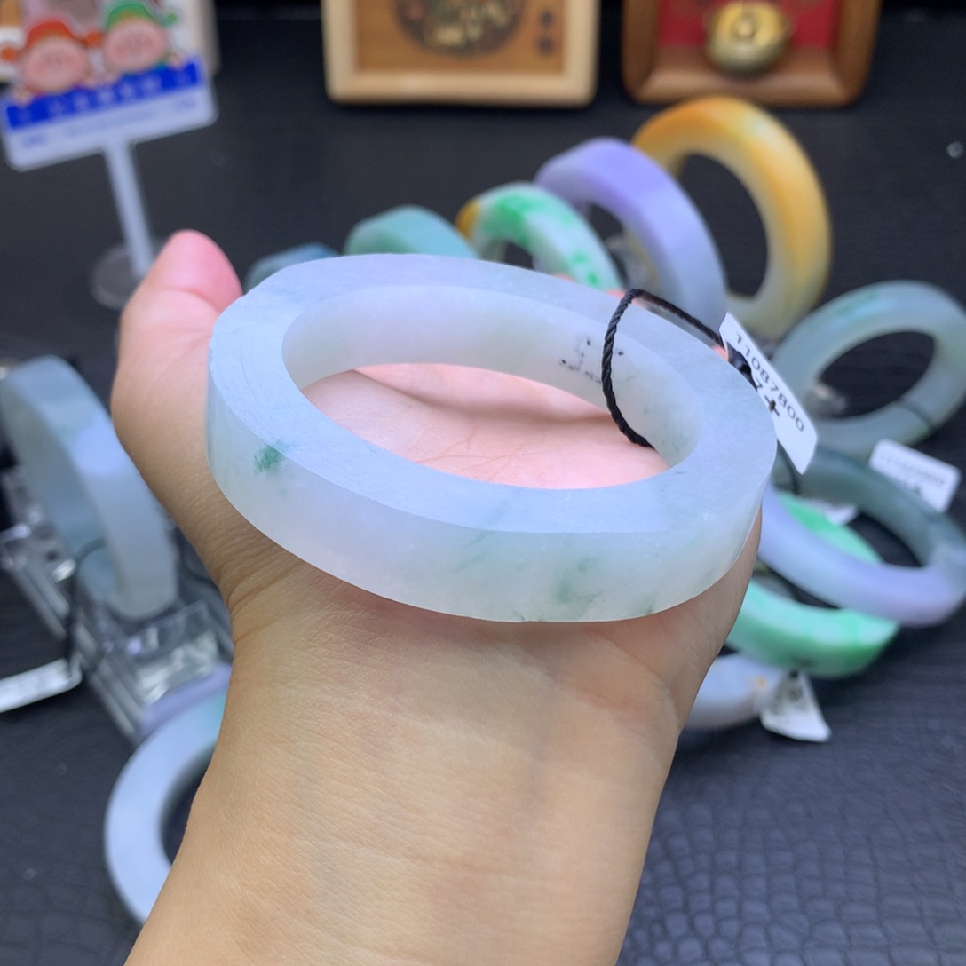 定制翡翠未镶嵌翡翠手镯