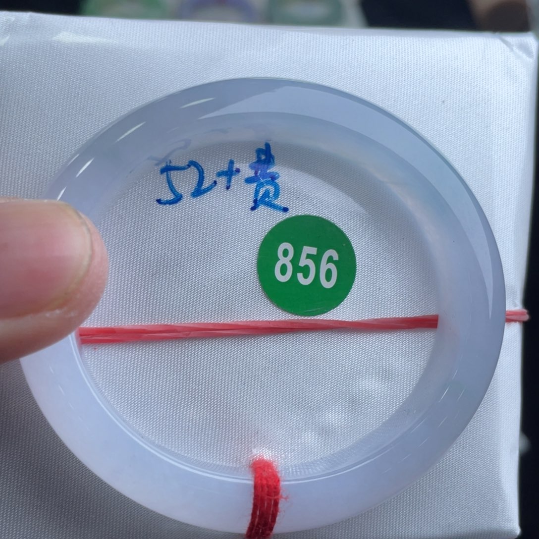 翡翠手镯未镶嵌翡翠手镯