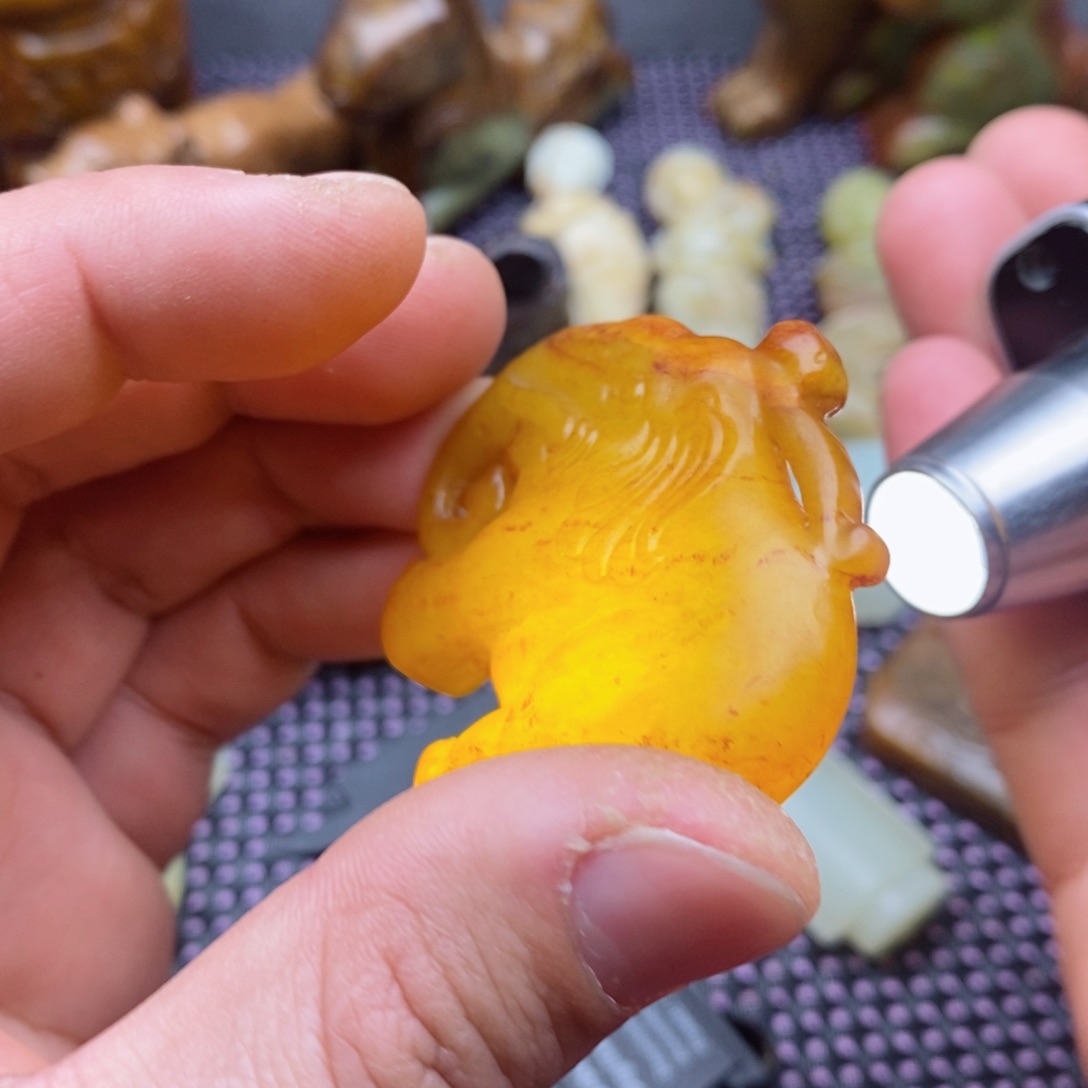 蛇纹石玉颈饰未镶嵌