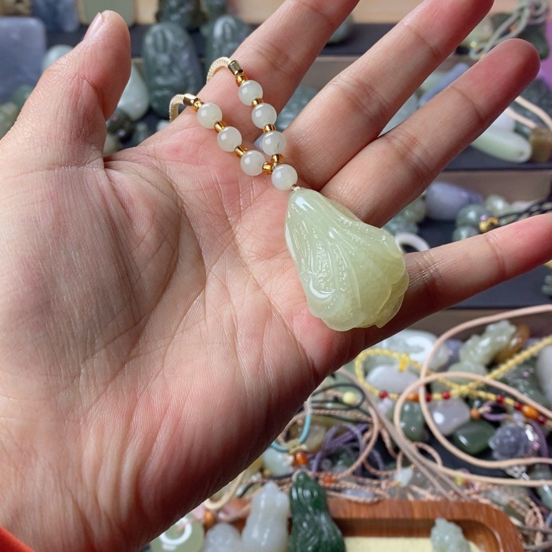 和田玉颈饰未镶嵌素*