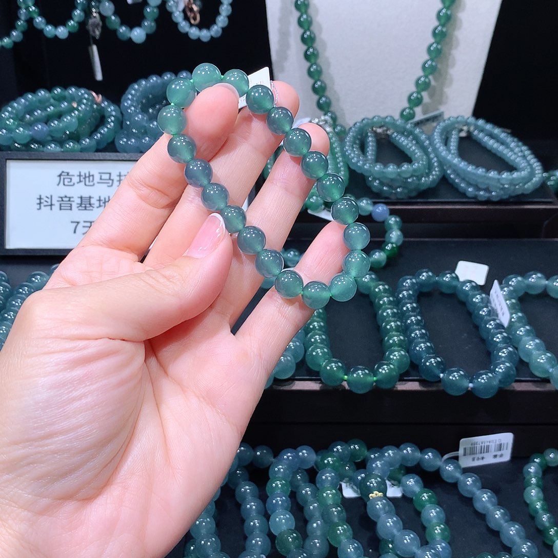 未镶嵌手链翡翠在**郎天然a货翡翠手串