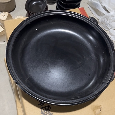 微瑕，明火，口径37高8无盖中间有点凸