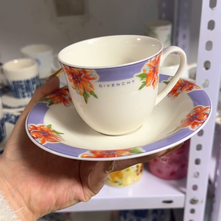 盖碗瓷器直播放漏中