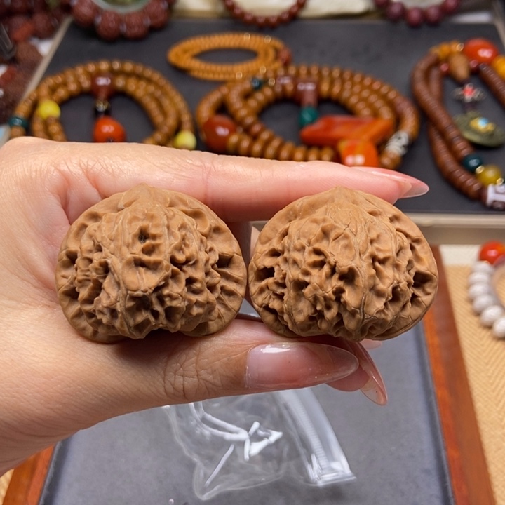 文玩核桃吊坠菩提