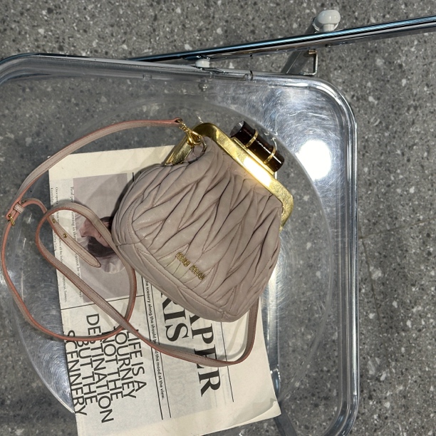 95新 MIU MIU/缪缪 缪缪中古小挖口包/芝心