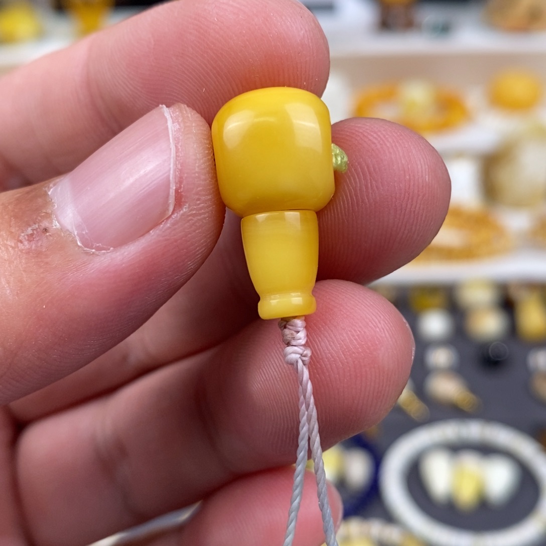 琥珀裸石未镶嵌配饰三通尺寸11.3