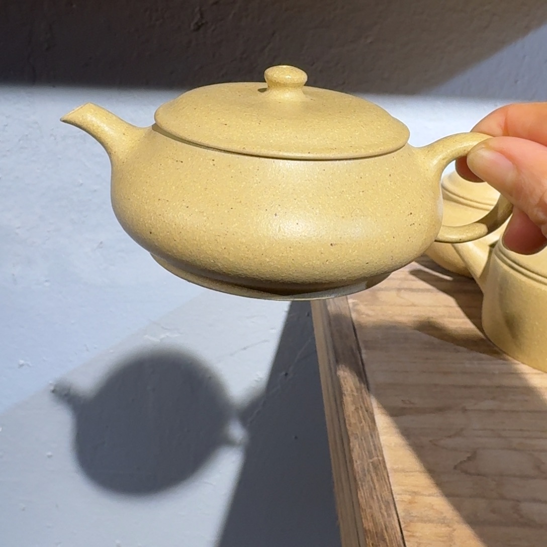 本山绿泥茶壶140毫升左右