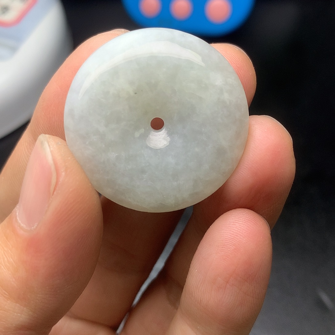 翡翠未镶嵌颈饰翡翠首饰和翡翠珠宝