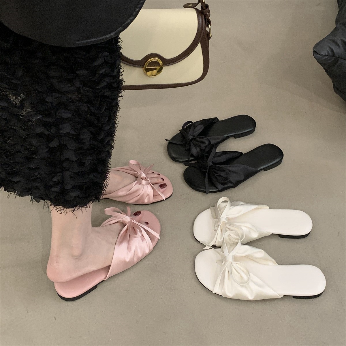 2025年夏季新款仙女风配裙子夹趾小凉拖鞋外穿粉色蝴蝶结凉鞋女
