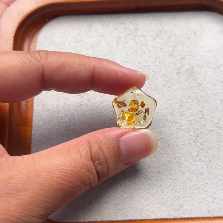 琥珀未镶嵌珠宝奇石M171号花珀星星
