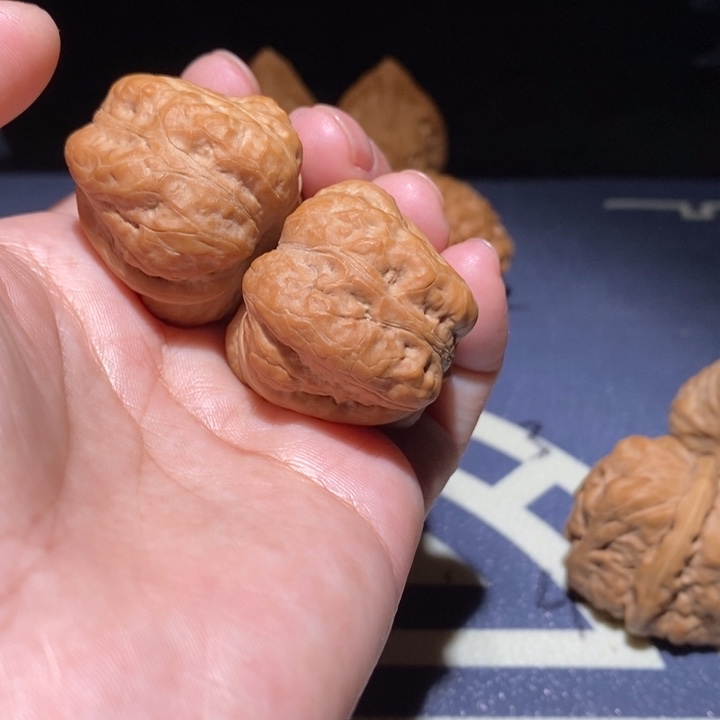 文玩核桃吊坠35尺玉蝉