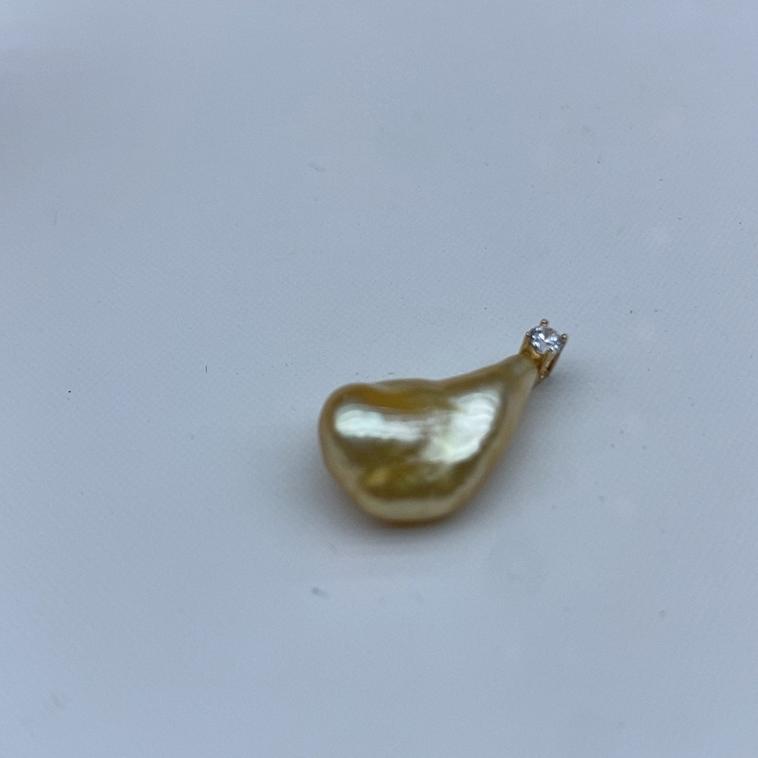 海水珍珠颈饰18K金镶嵌
