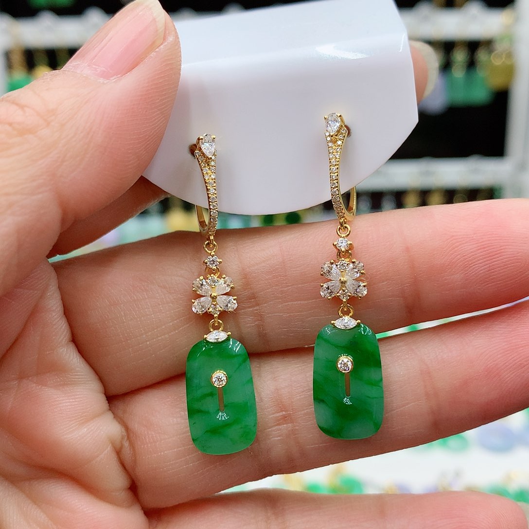 翡翠耳饰18K金镶嵌的