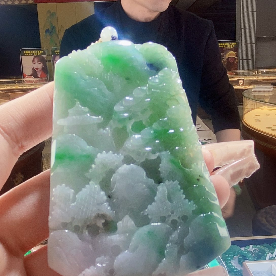 翡翠颈饰未镶嵌翡翠