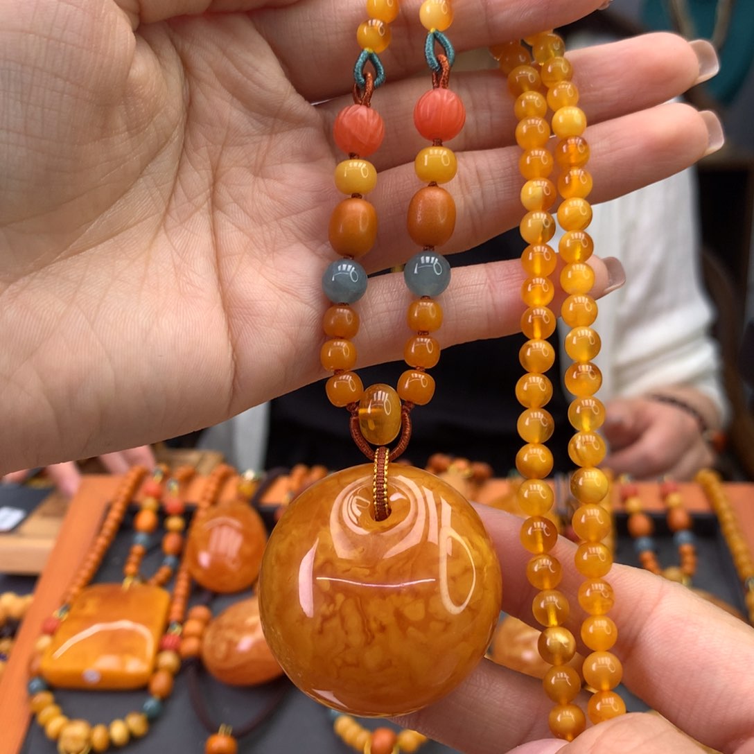 未镶嵌颈饰蜜蜡天然