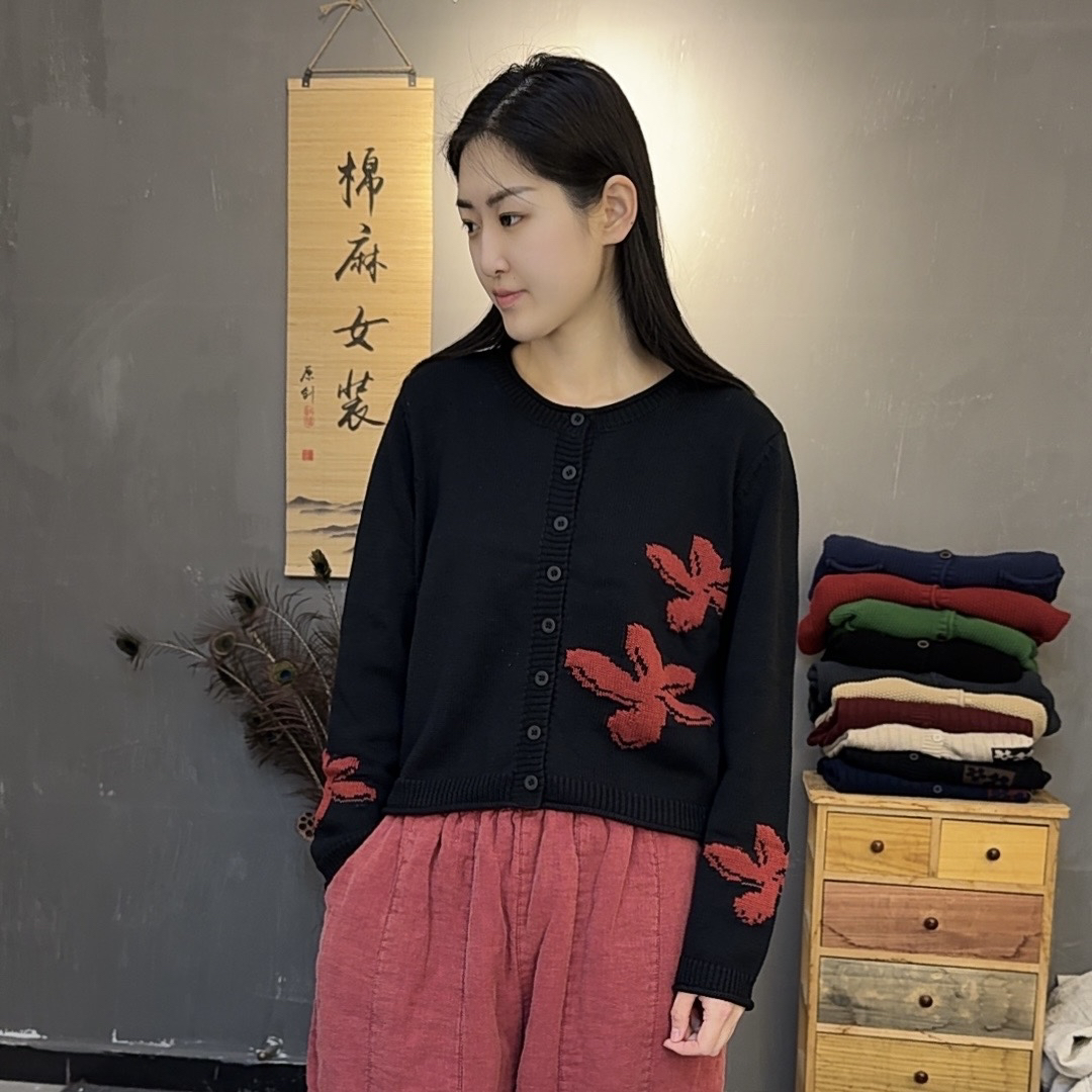 2025春季新款休闲百搭设计款花朵简约风圆领针织开衫毛衣