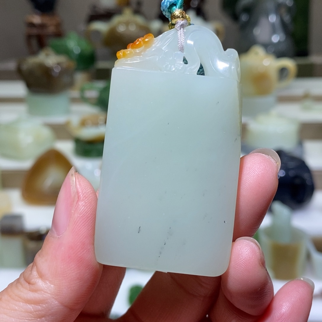 和田玉把件未镶嵌F***k梅花pai