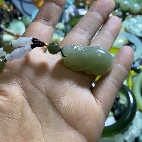 和田玉颈饰未镶嵌挂件